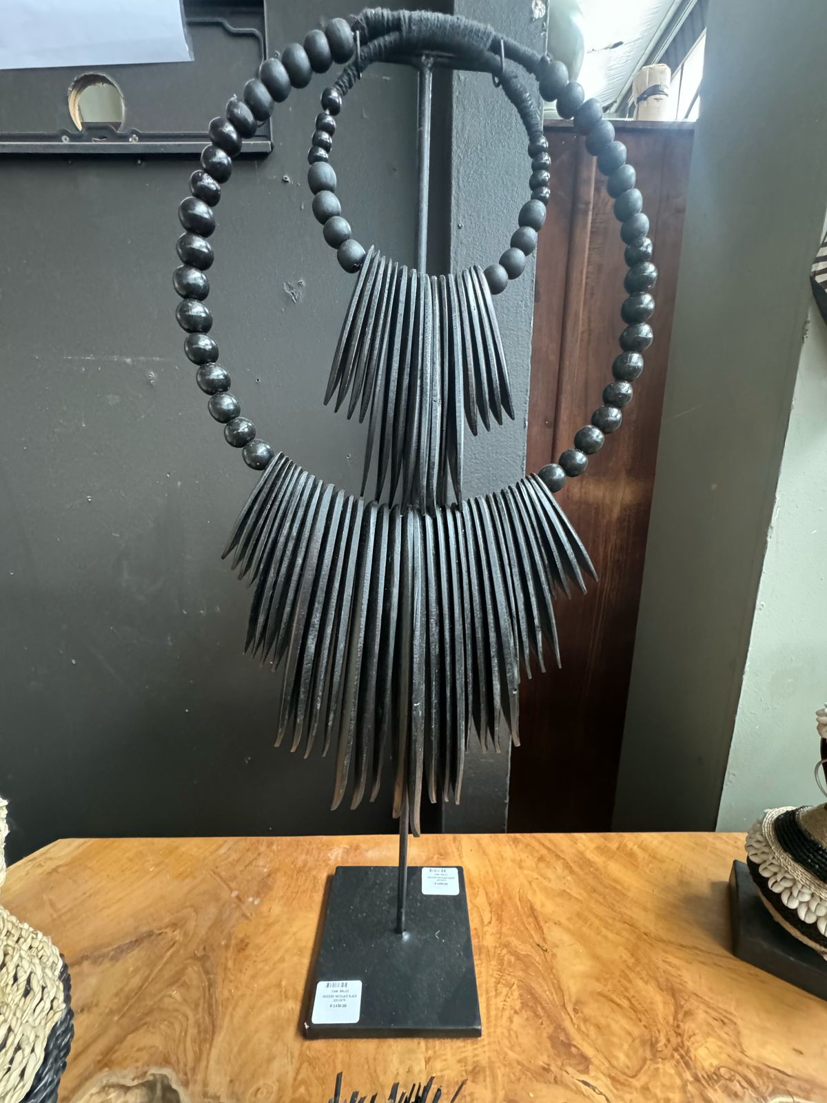 BAL121 - WOODEN NECKLACE BLACK 32X15X74