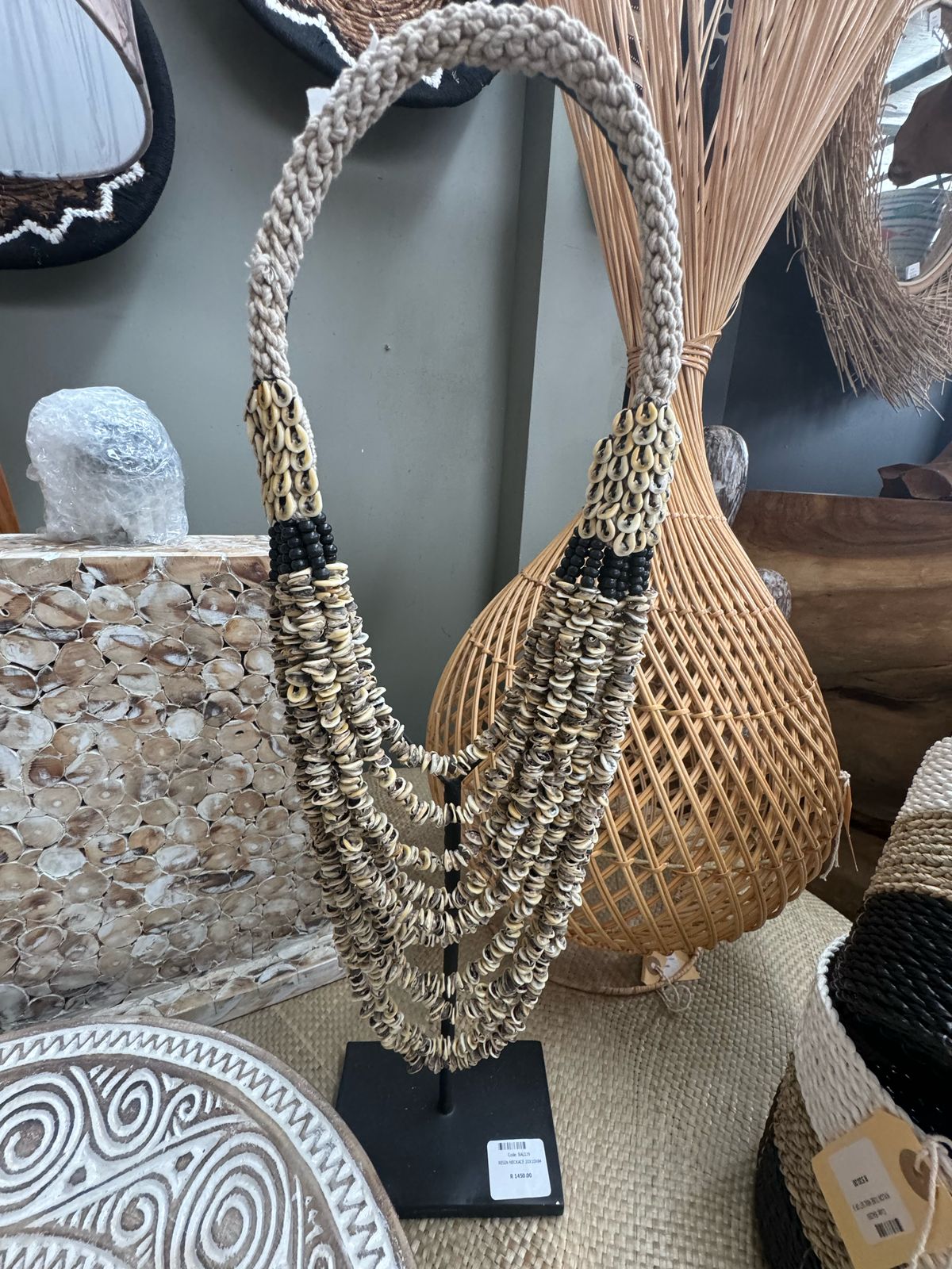 BAL129 - RESIN NECKACE 20X10X64