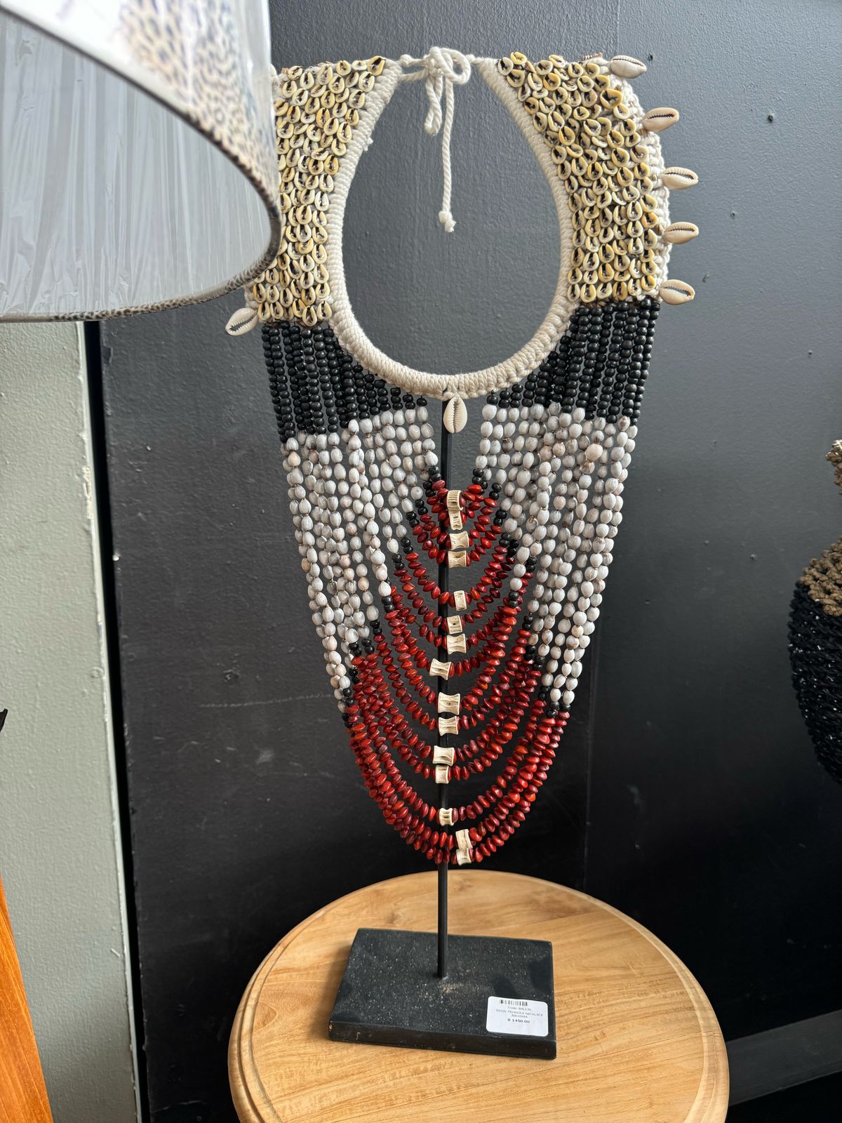 BAL130 - RESIN TRIANGLE NECKLACE 30X10X64