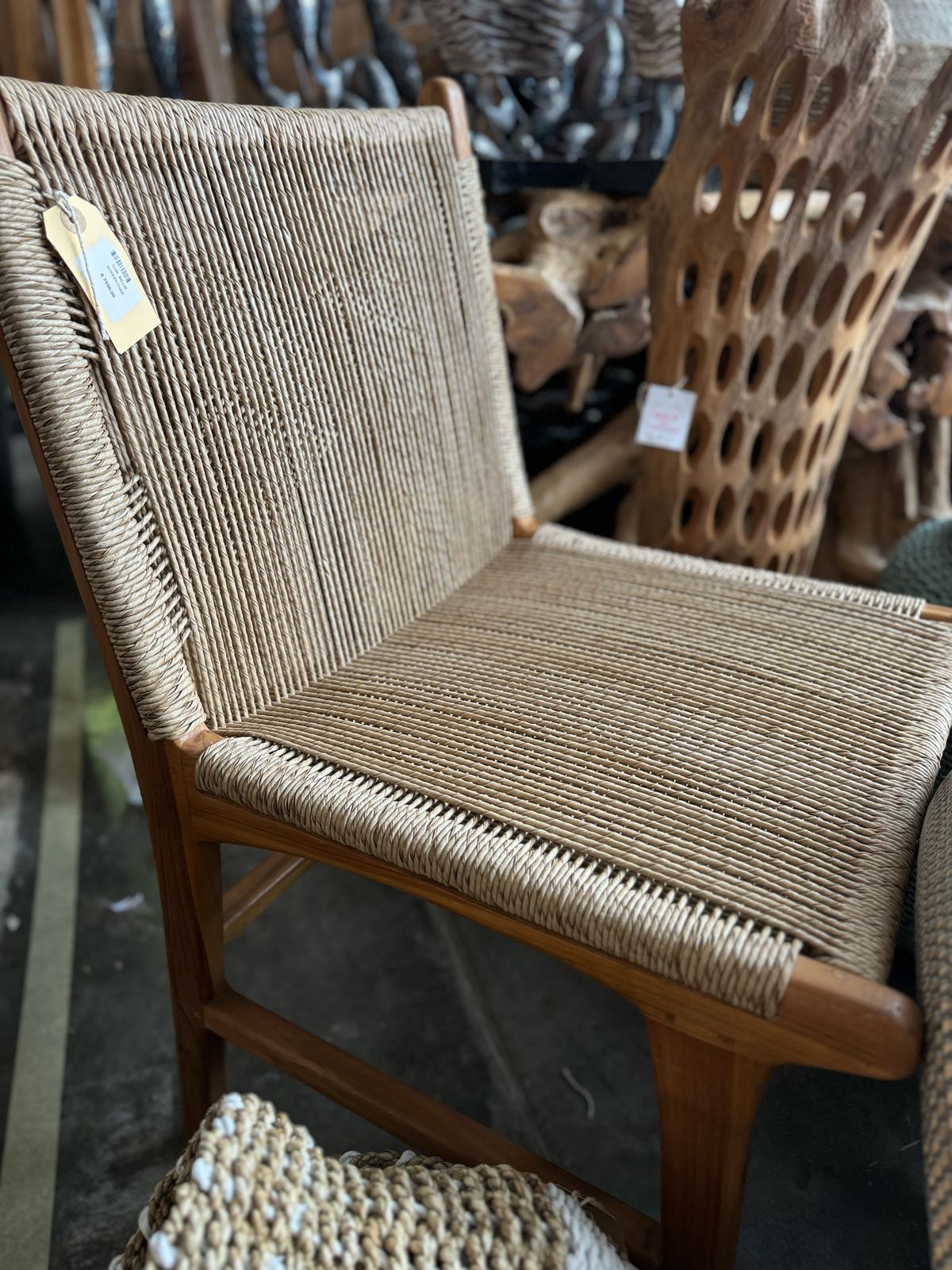 BAL138 - WOODEN CHAIR