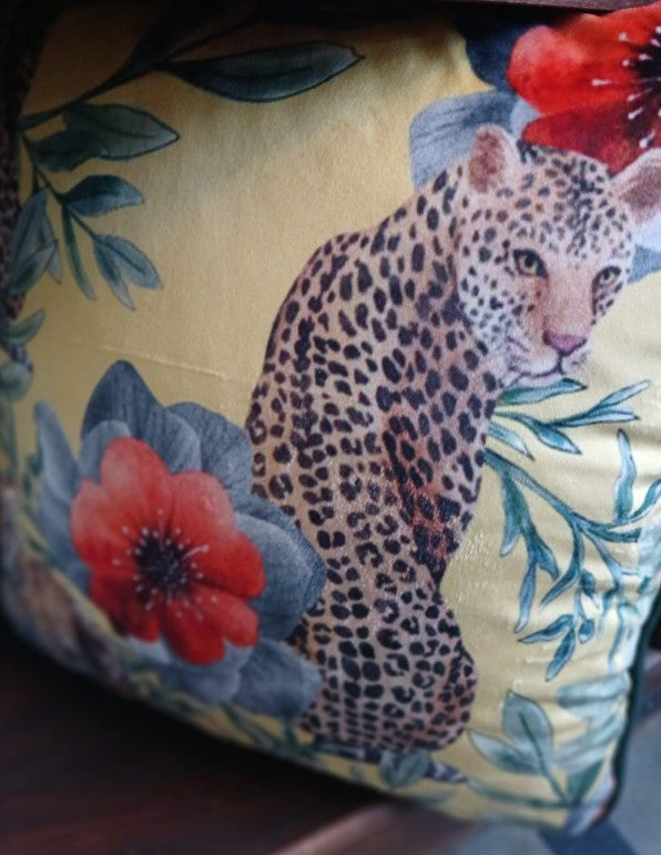 FHI015 - JUNGLE FLORAL LEOPARD 45X45 SCATTERS
