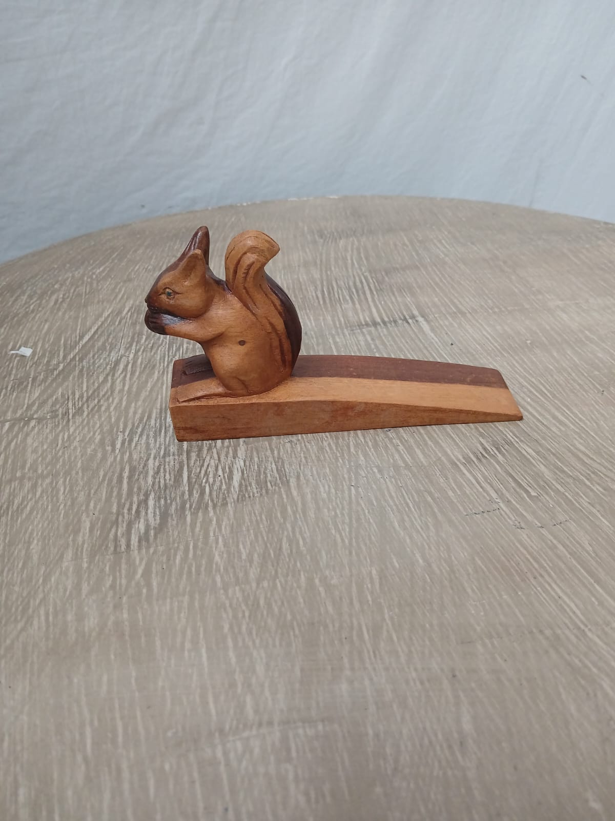 UBI046 - WOODEN WARU SQUIRREL DOOR STOP